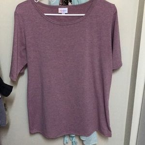 Lularoe tee.